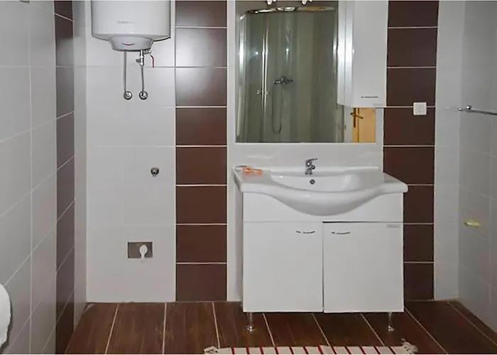 2 Bedroom Amazing In *